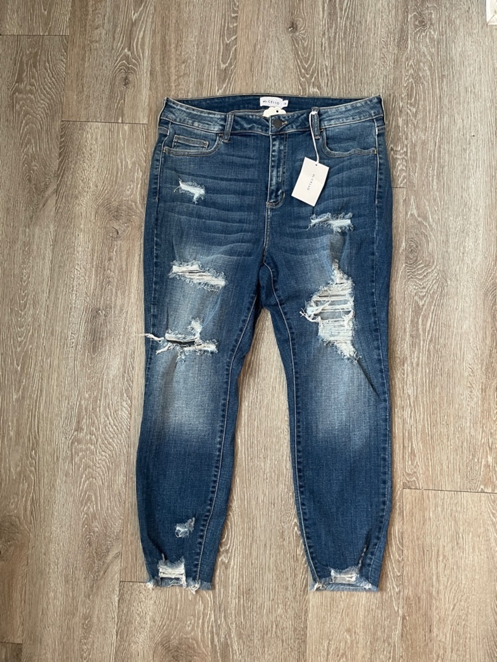 New ms Cello Distressed skinny denim distressed blue jeans size 16 casual pants